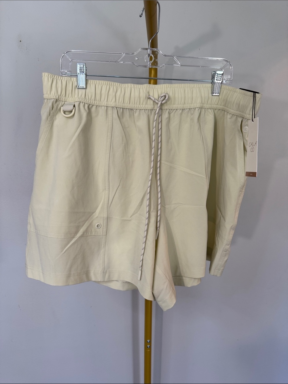 CALIA by Carrie Underwood Light Cream Drawstring Hiking Shorts NWT XL